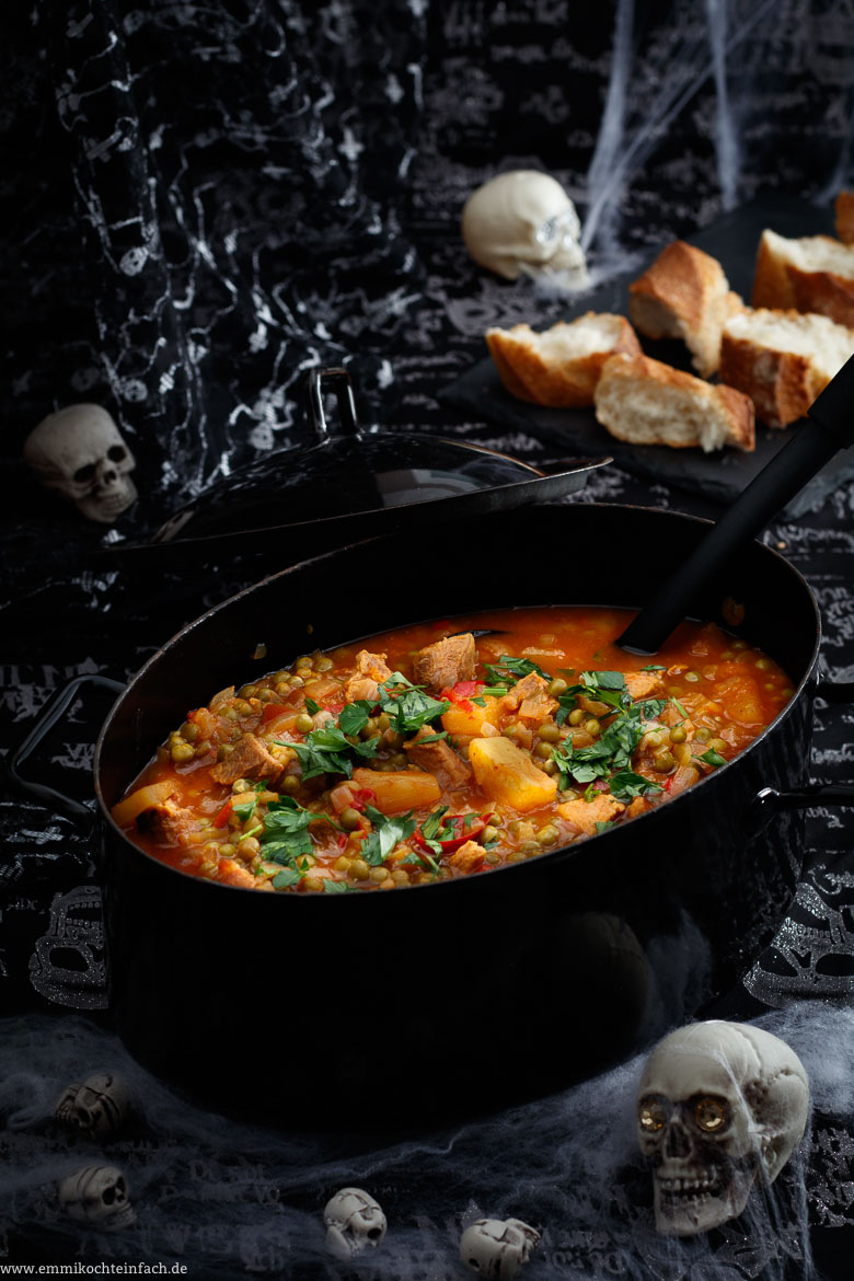 Die unkomplizierte Halloween-Suppe aus dem Ofen für Deine Gäste - www.emmikochteinfach.de