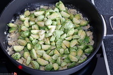 Quick Pasta with Brussels sprouts, almonds & Ricotta