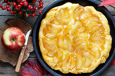 Apple Tarte Tatin – A pie-a Dessert from the pan