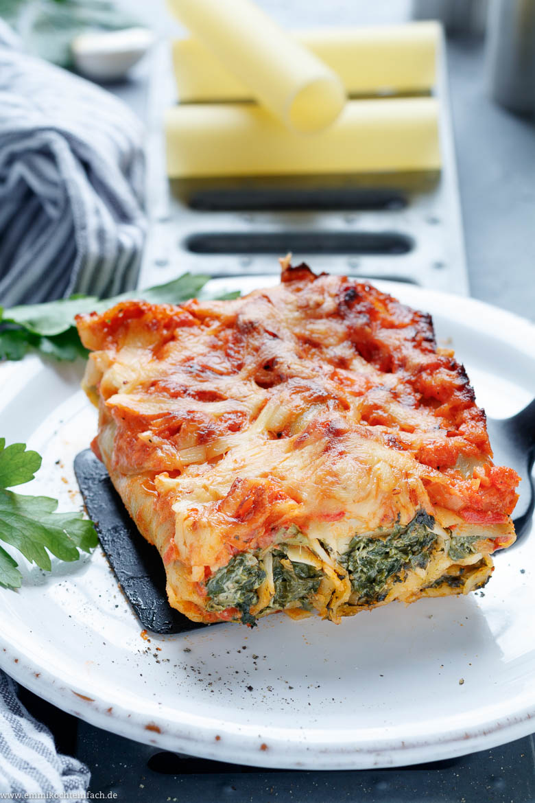 Cannelloni mit Kräuterfrischkäse-Spinat Füllung - www.emmikochteinfach.de